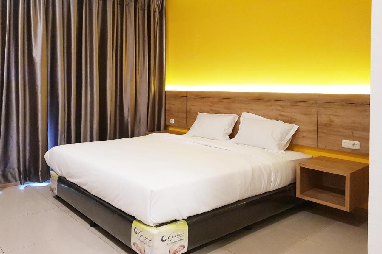 מדאן Oyo 90015 Platinum Guest House מראה חיצוני תמונה