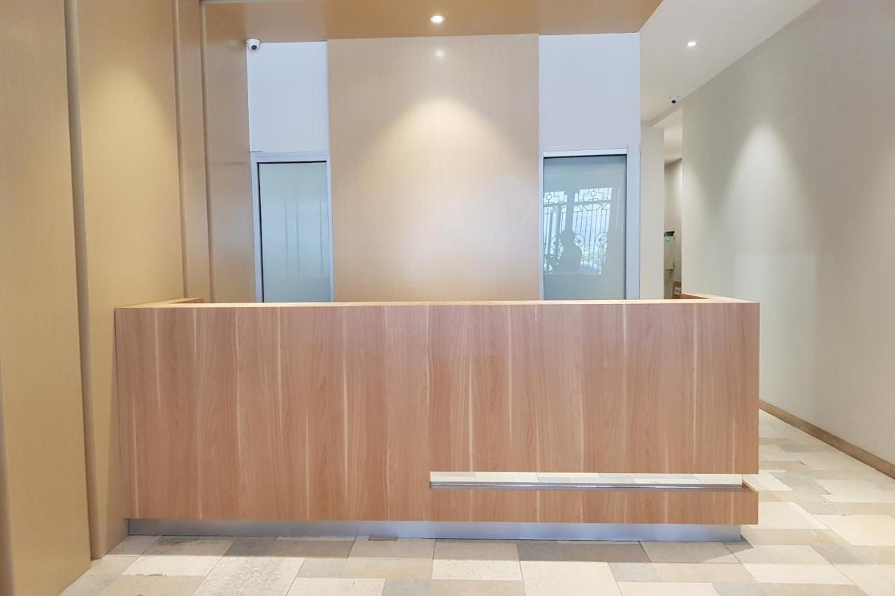 מדאן Oyo 90015 Platinum Guest House מראה חיצוני תמונה