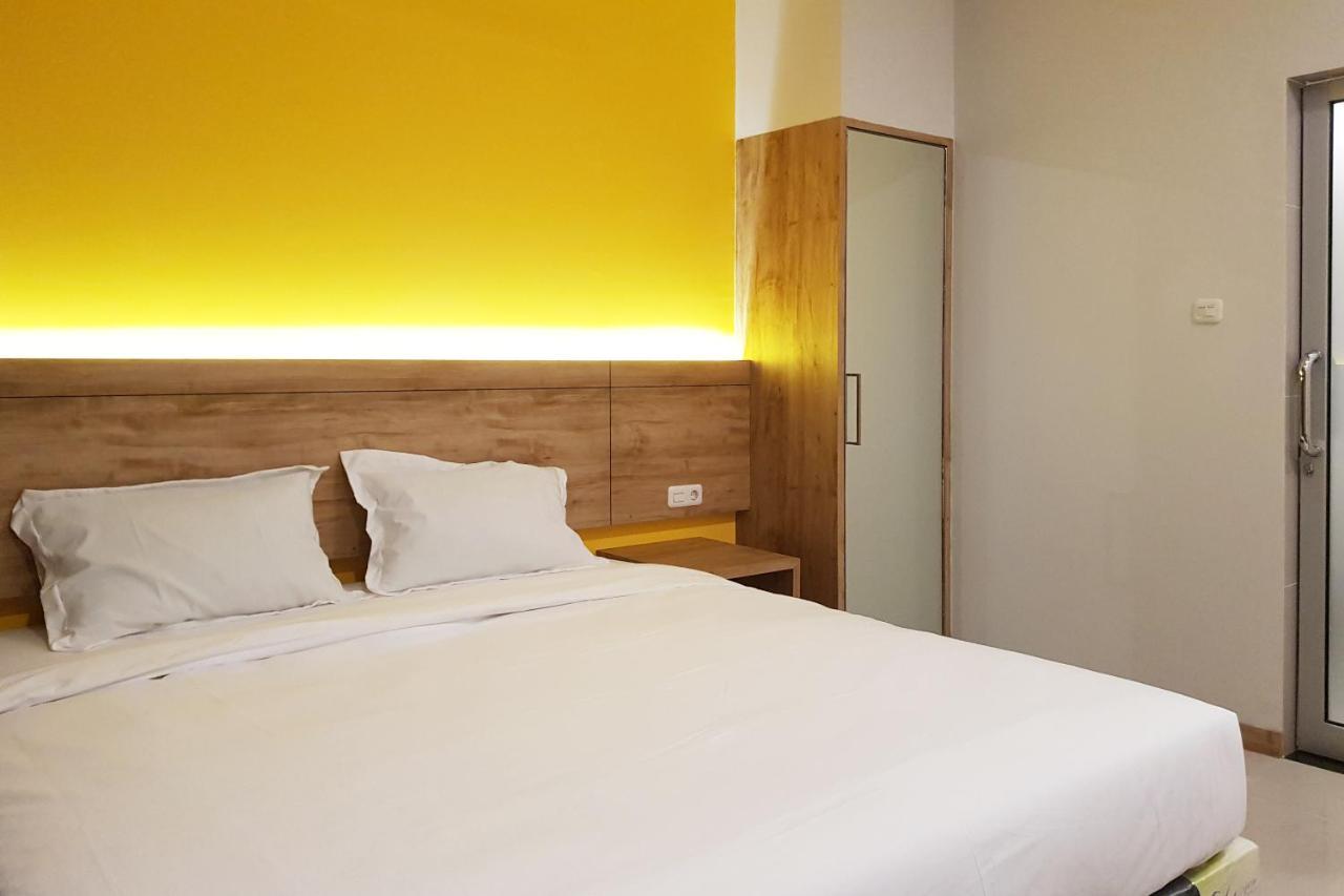 מדאן Oyo 90015 Platinum Guest House מראה חיצוני תמונה