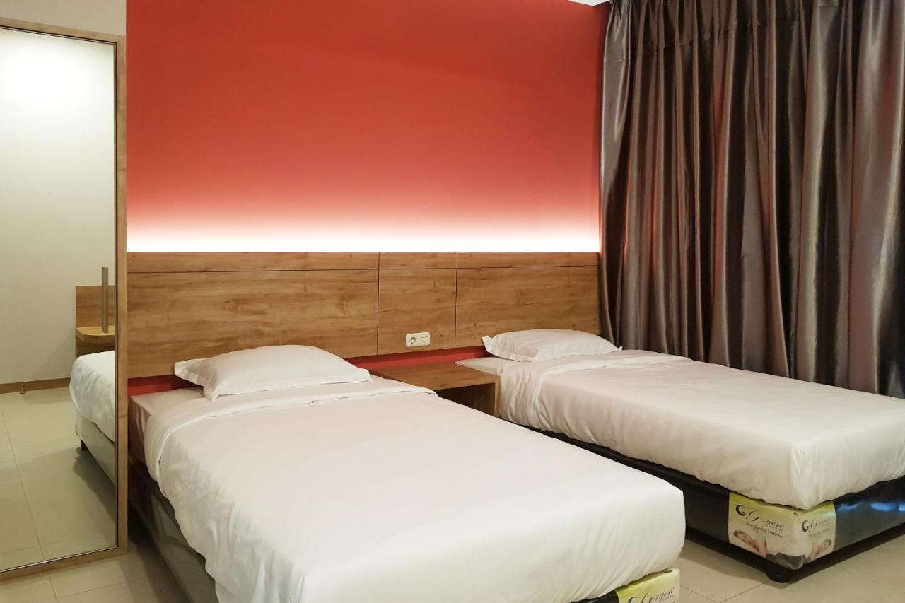 מדאן Oyo 90015 Platinum Guest House מראה חיצוני תמונה